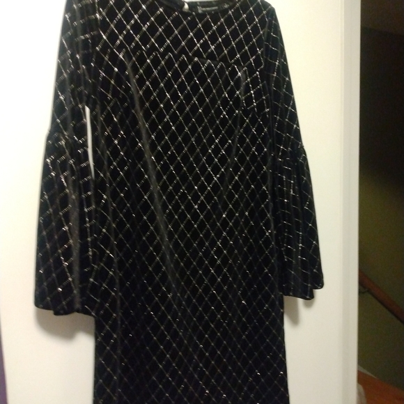 Clothes - Picture 7 of 16